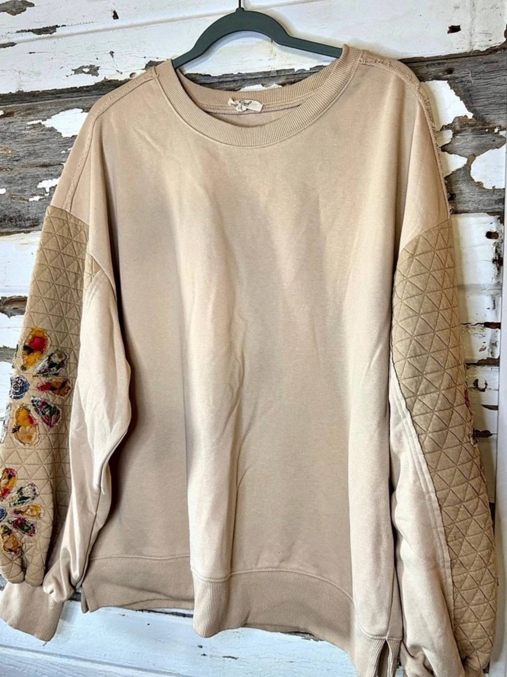 Easel Quilted Sleeve Floral Patch Pullover Sweatshirt Beige Large(115B